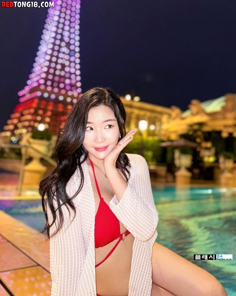 육덕진 전예빈 수영복