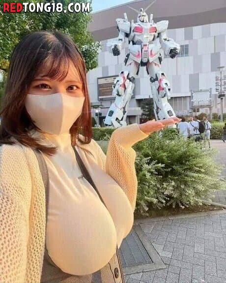 와... 건담 크기 웅장한거 보소.....