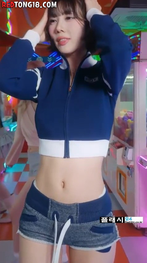 우아유 우현 핫팬츠 힙업