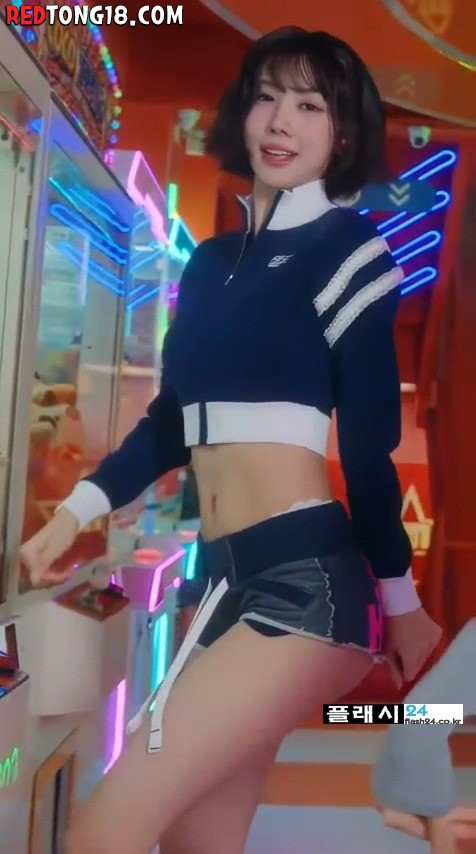 우아유 우현 핫팬츠 힙업