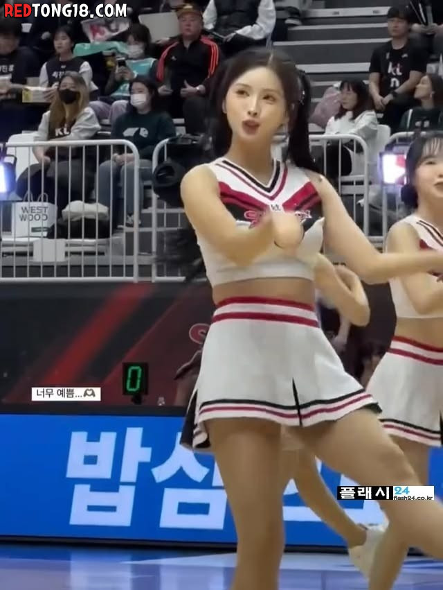 아이돌 급 외모를 가졌다는 김정원 치어리더