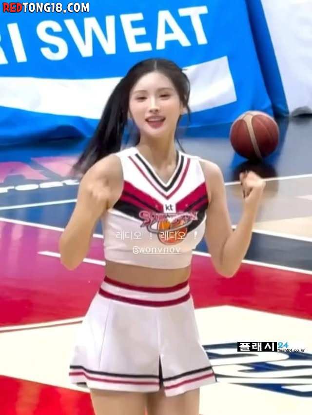 아이돌 급 외모를 가졌다는 김정원 치어리더