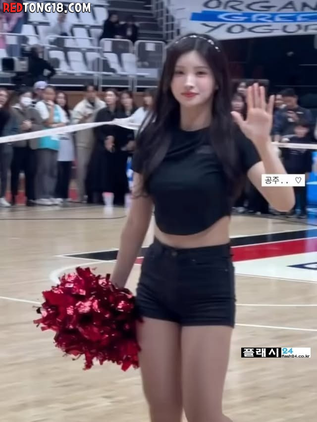 아이돌 급 외모를 가졌다는 김정원 치어리더