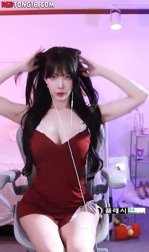 많이 벌어진 겨우디 슬림 잠옷