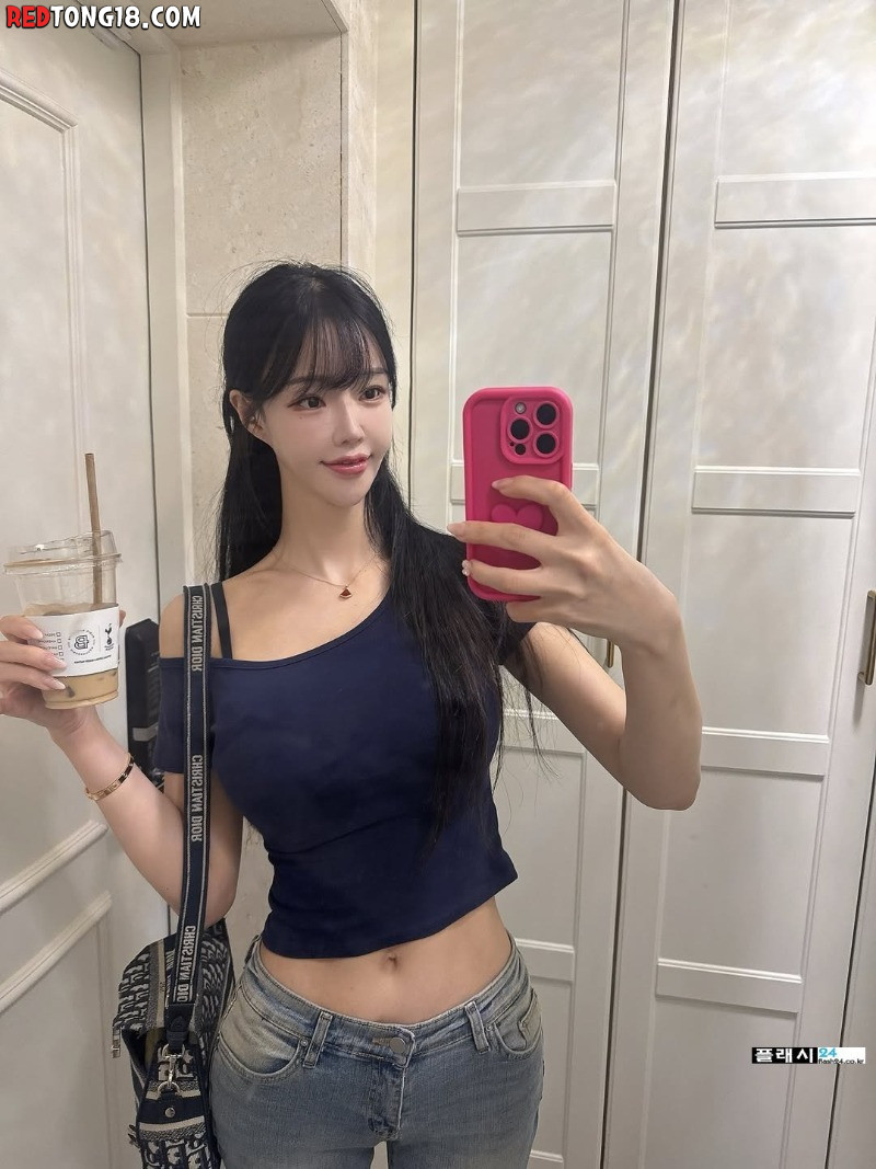 이게 바로 민한나 레이싱 모델의 옷 차림이지
