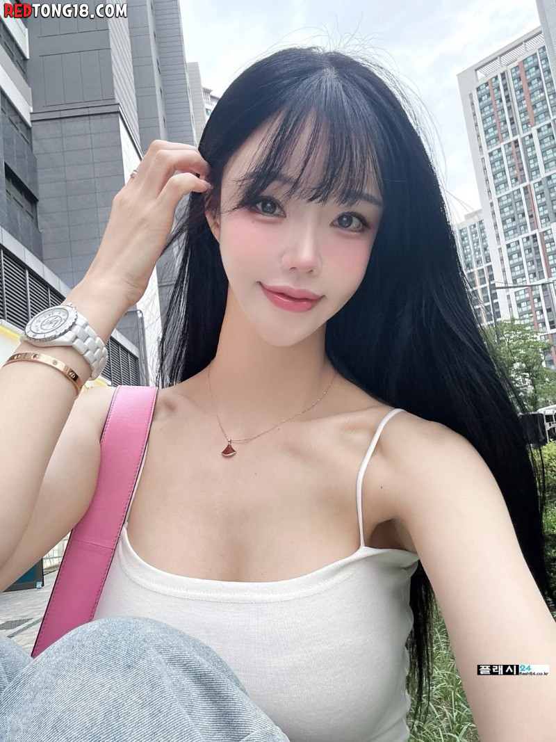 이게 바로 민한나 레이싱 모델의 옷 차림이지