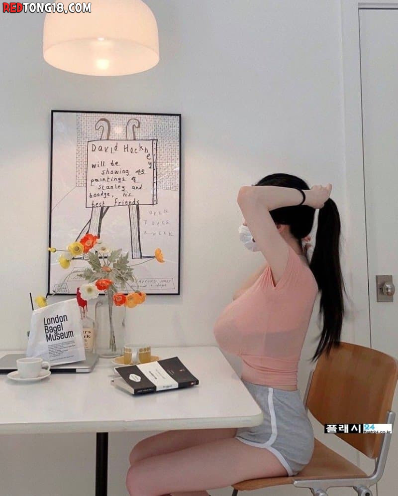 가슴 애매하게 큰 애들 왜이렇게 나대지?