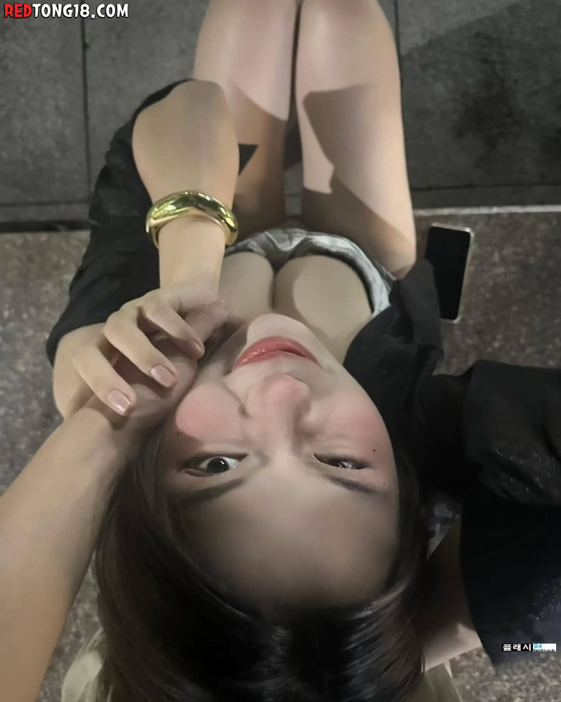 여자친구 괴롭히는 남친의 시선