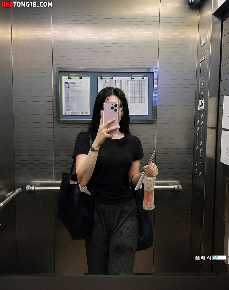 땀컨셉의 엘베 데일리룩