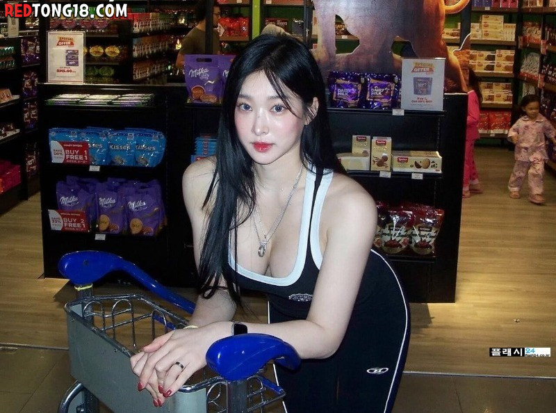 96년생 헬창 유부녀 누나 박다빈