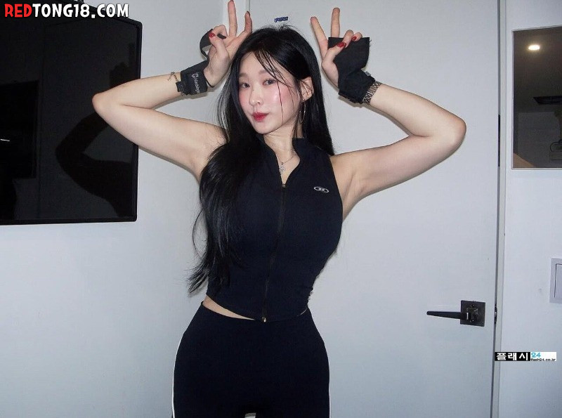 96년생 헬창 유부녀 누나 박다빈