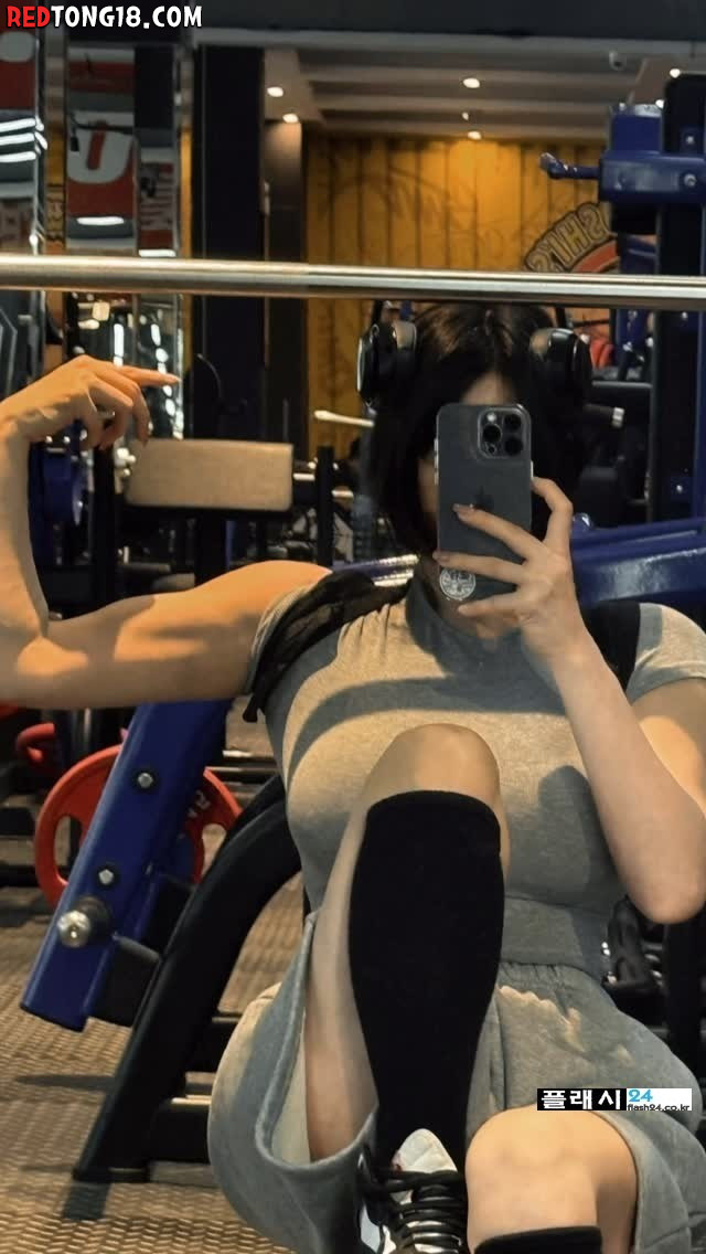 지퍼가 잘 안 올라간다는 운동하는 처자